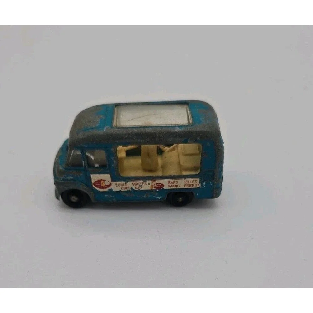 Matchbox Lesney #47 Commer Ice Cream Canteen Lyons Maid -Blue-
